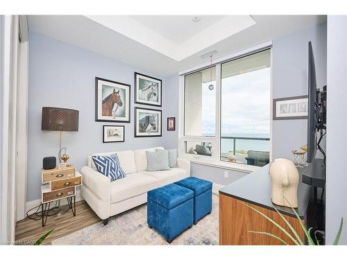 1807-385 Winston Road, Grimsby, ON - Indoor Photo Showing Living Room