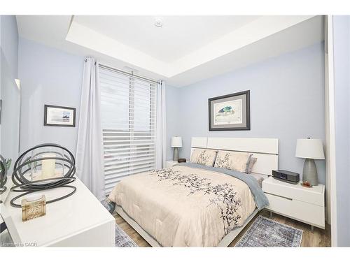 1807-385 Winston Road, Grimsby, ON - Indoor Photo Showing Bedroom