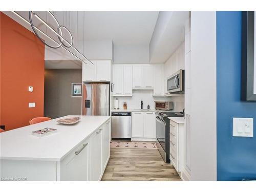 1807-385 Winston Road, Grimsby, ON - Indoor Photo Showing Kitchen
