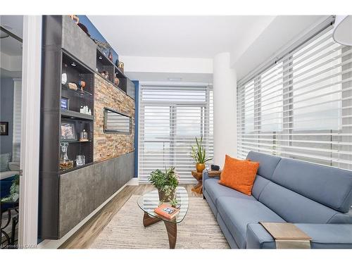 1807-385 Winston Road, Grimsby, ON - Indoor Photo Showing Other Room