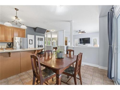 254 Kerwood Drive, Cambridge, ON - Indoor Photo Showing Dining Room