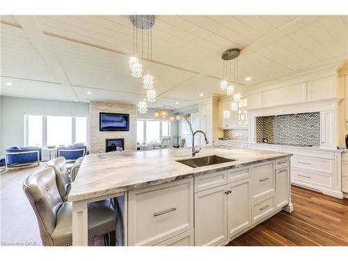 9-484 Millen Road, Stoney Creek, ON - Indoor Photo Showing Kitchen With Upgraded Kitchen