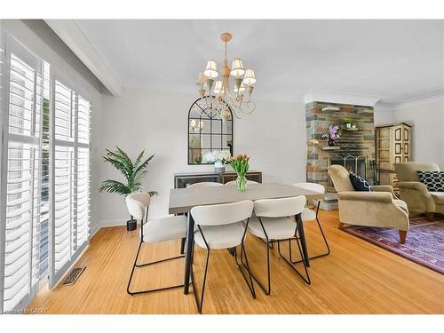 128 Oneida Boulevard, Ancaster, ON - Indoor Photo Showing Dining Room