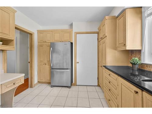 128 Oneida Boulevard, Ancaster, ON - Indoor Photo Showing Kitchen