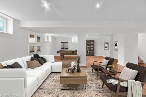 128 Oneida Boulevard, Ancaster, ON - Indoor Photo Showing Living Room