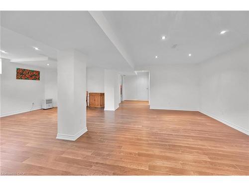 128 Oneida Boulevard, Ancaster, ON - Indoor Photo Showing Other Room