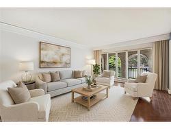 10 Villa Court  Hamilton, ON L8W 1M2