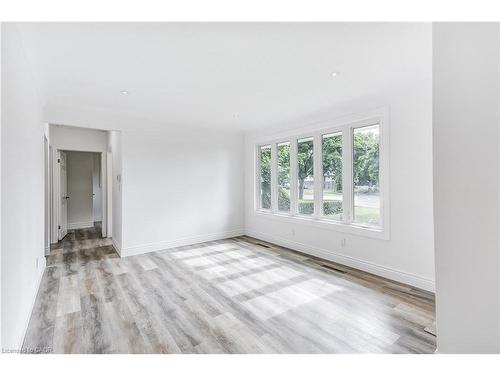 8 Glengarry Road, St. Catharines, ON - Indoor Photo Showing Other Room