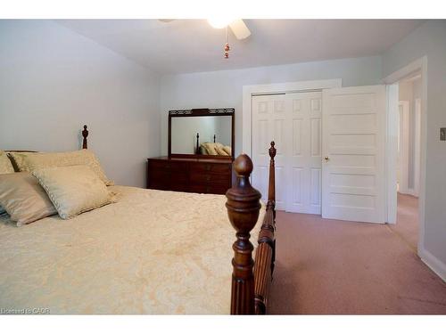 120 Wood Street, Kitchener, ON - Indoor Photo Showing Bedroom