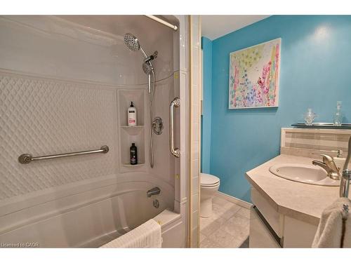 120 Wood Street, Kitchener, ON - Indoor Photo Showing Bathroom