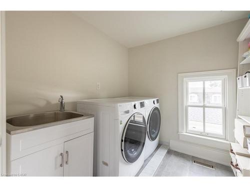 212 King Street, Oakville, ON - Indoor Photo Showing Laundry Room