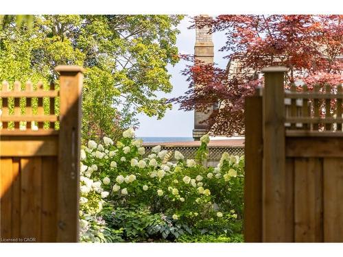 212 King Street, Oakville, ON - Outdoor