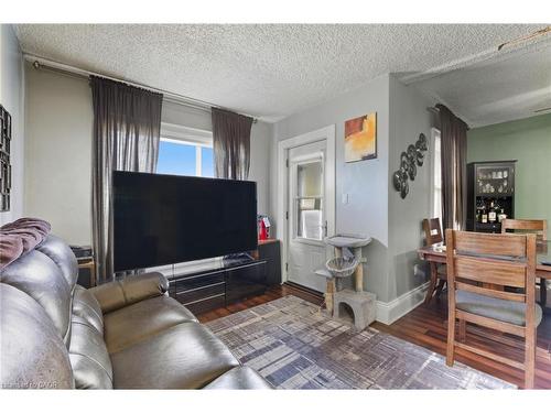 246 Cope Street, Hamilton, ON - Indoor Photo Showing Living Room