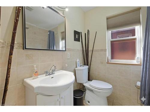 246 Cope Street, Hamilton, ON - Indoor Photo Showing Bathroom