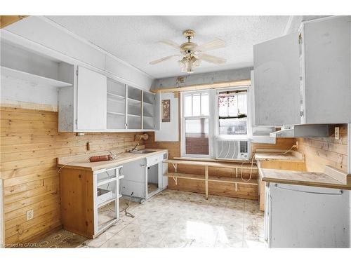 135 Madison Avenue S, Kitchener, ON - Indoor