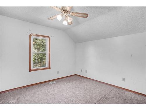 135 Madison Avenue S, Kitchener, ON - Indoor Photo Showing Other Room