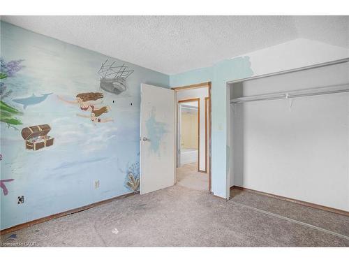 135 Madison Avenue S, Kitchener, ON - Indoor Photo Showing Other Room