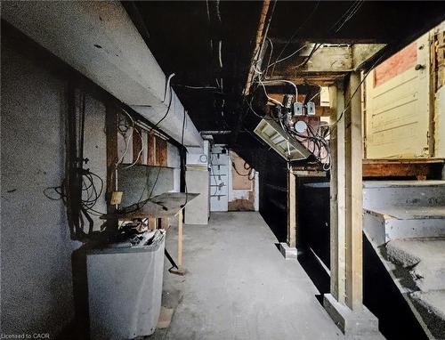 135 Madison Avenue S, Kitchener, ON - Indoor