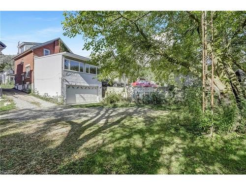 135 Madison Avenue S, Kitchener, ON - Outdoor