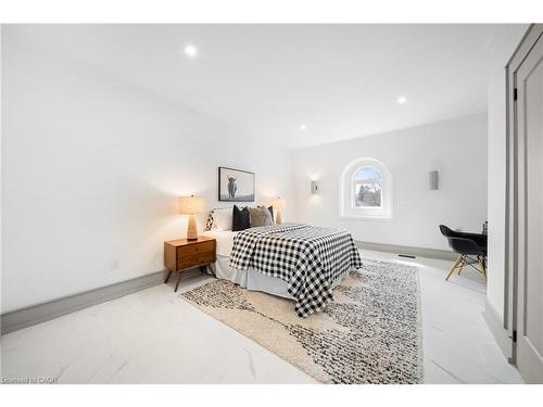 23 Cameron Drive, Ancaster, ON - Indoor Photo Showing Bedroom
