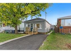 78 Delena Avenue N Hamilton, ON L8H 6B7