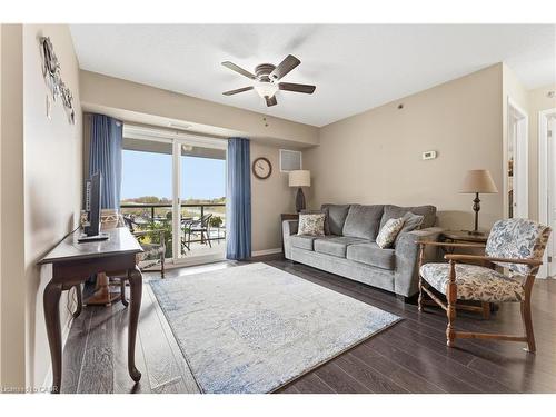 1402-330 Prince Charles Drive S, Welland, ON - Indoor Photo Showing Living Room