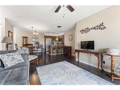 1402-330 Prince Charles Drive S, Welland, ON - Indoor Photo Showing Living Room