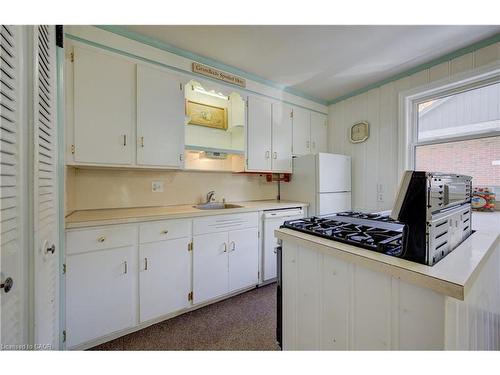 174 Union Street E, Waterloo, ON - Indoor Photo Showing Kitchen
