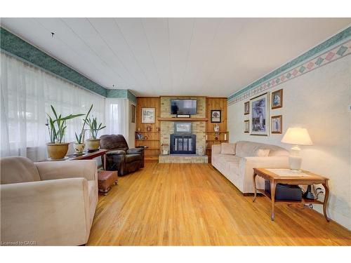 174 Union Street E, Waterloo, ON - Indoor Photo Showing Living Room With Fireplace