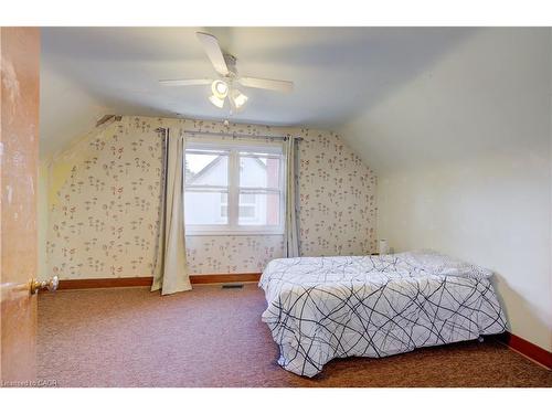 174 Union Street E, Waterloo, ON - Indoor Photo Showing Bedroom