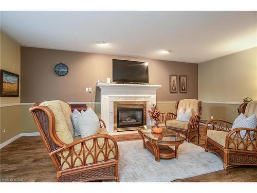 372 Gatestone Boulevard, Waterloo, ON - Indoor Photo Showing Living Room With Fireplace