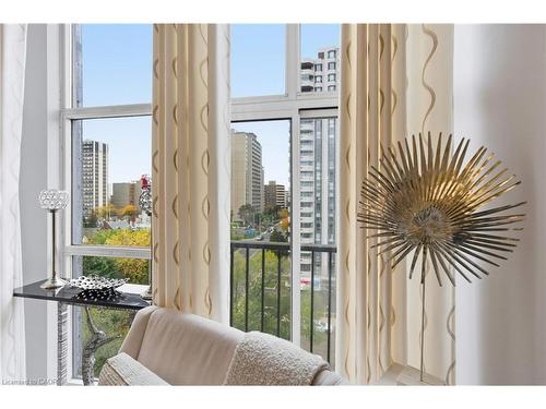 Ph10-66 Bay Street S, Hamilton, ON - Indoor Photo Showing Other Room