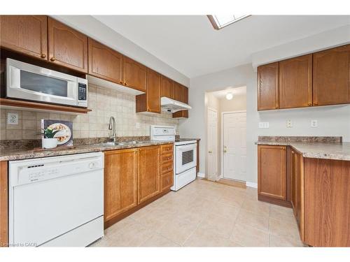 1617 Gowling Terrace, Milton, ON - Indoor Photo Showing Kitchen