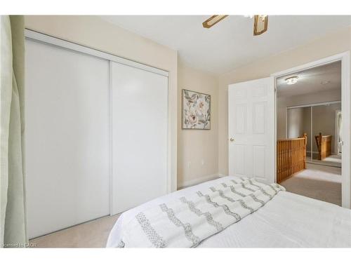 1617 Gowling Terrace, Milton, ON - Indoor Photo Showing Bedroom