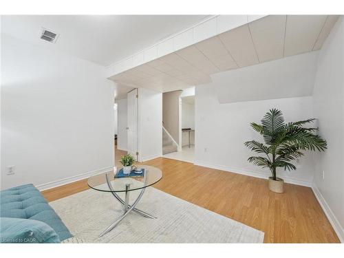 1617 Gowling Terrace, Milton, ON - Indoor