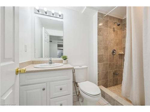 1617 Gowling Terrace, Milton, ON - Indoor Photo Showing Bathroom