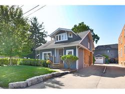 44 Mississauga Road N Mississauga, ON L5H 2H8