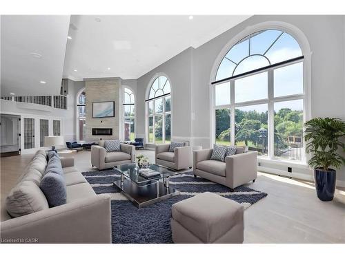 141 Kerry Hill Crescent, Ottawa, ON - Indoor Photo Showing Living Room