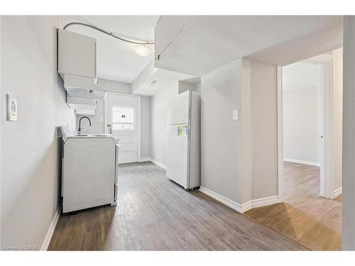 1A-906 King Street E, Cambridge, ON - Indoor Photo Showing Laundry Room