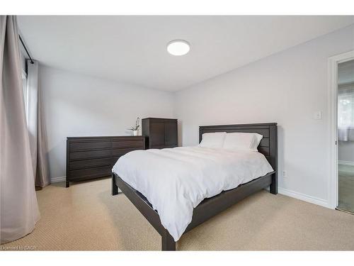 6548 Beatty Line N, Fergus, ON - Indoor Photo Showing Bedroom