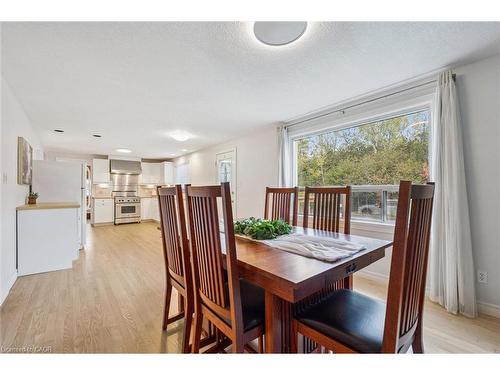 6548 Beatty Line N, Fergus, ON - Indoor Photo Showing Dining Room