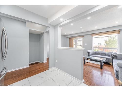 4 Vauxhall Crescent, Brampton, ON - Indoor