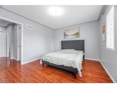 4 Vauxhall Crescent, Brampton, ON - Indoor Photo Showing Bedroom