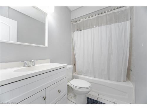 4 Vauxhall Crescent, Brampton, ON - Indoor Photo Showing Bathroom