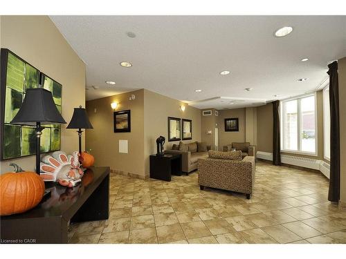 302-8 Harris Street, Cambridge, ON - Indoor