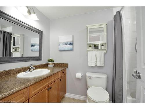302-8 Harris Street, Cambridge, ON - Indoor Photo Showing Bathroom