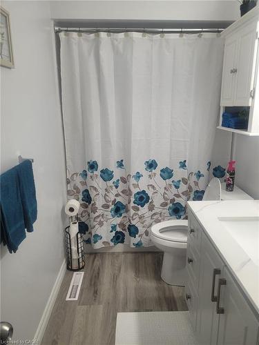 89 Deschene Avenue, Hamilton, ON - Indoor Photo Showing Bathroom