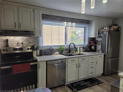 89 Deschene Avenue, Hamilton, ON - Indoor Photo Showing Kitchen