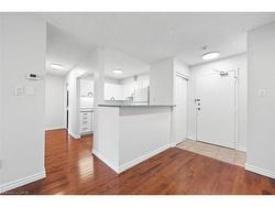 406-15 Hofstetter Avenue  Kitchener, ON N2A 3Z7