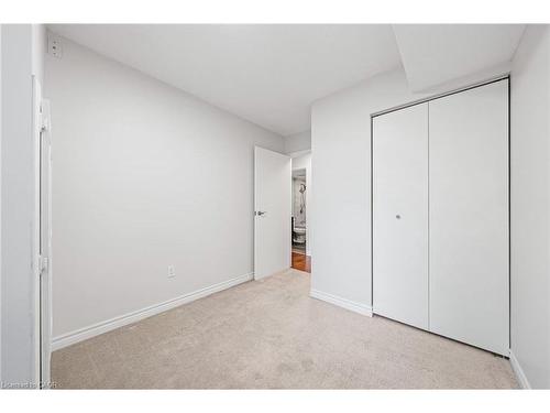 406-15 Hofstetter Avenue, Kitchener, ON - Indoor Photo Showing Other Room